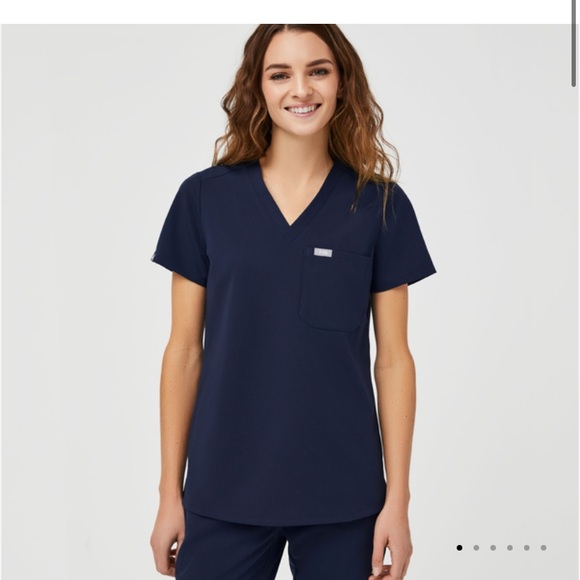 Figs scrubs - Picture 2 of 4